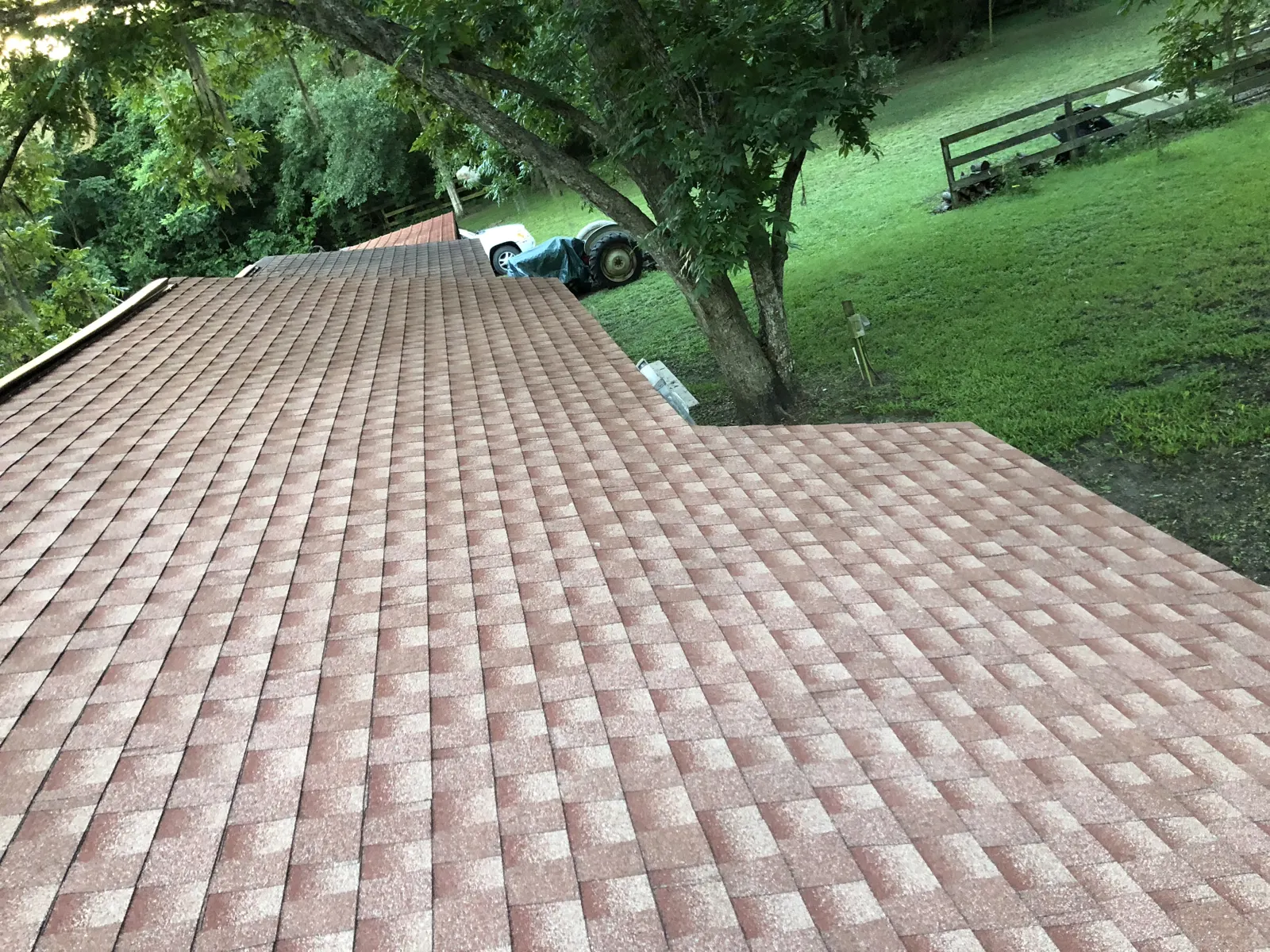 Light brown shingle roof on a postwar ranch home in Addison, IL